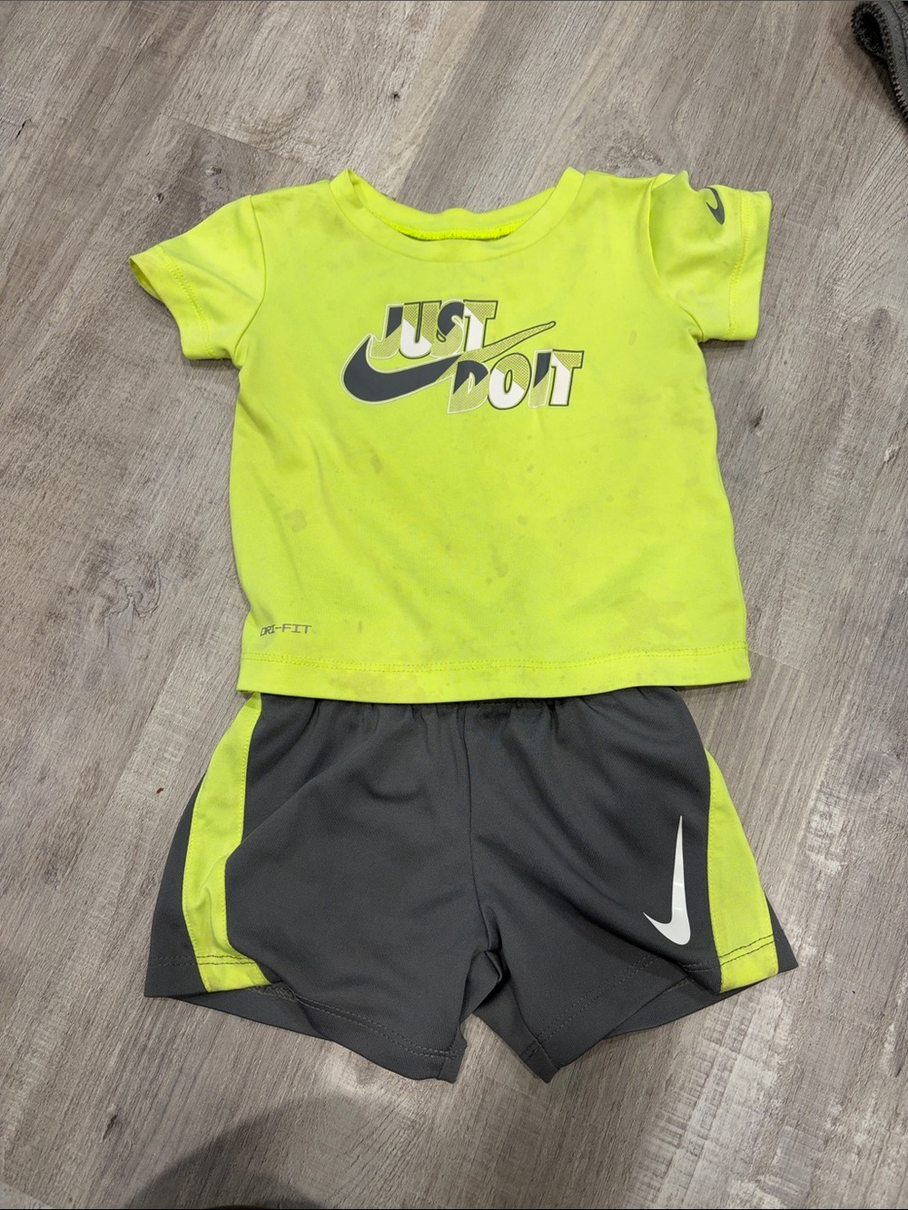 Nike Kids Neon Yellow and Gray 'Just Do It' Swim Set